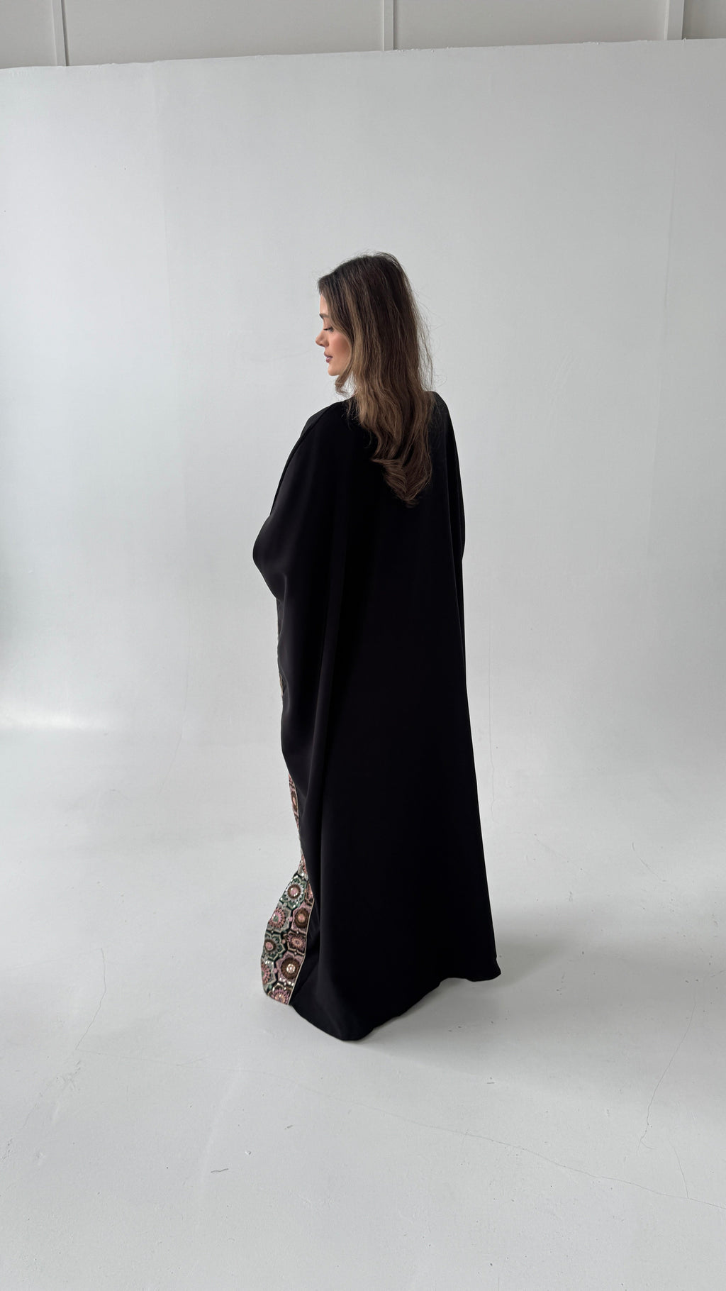 LUXURY NOIR BRODÉ CAFTAN - ILYA