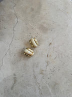 RESIN & METAL STUD BOUCLES D'OREILLES