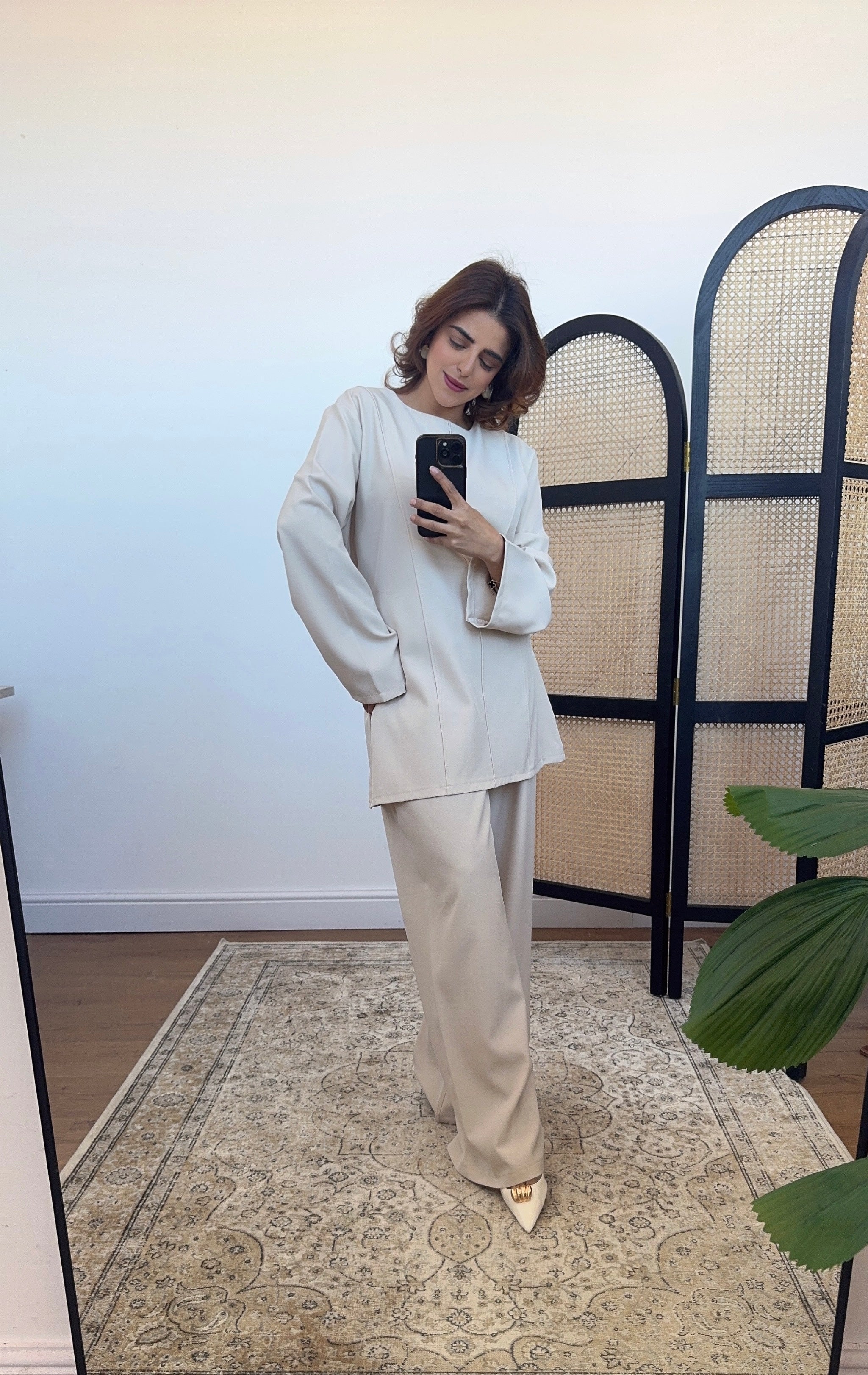 ENSEMBLE MINIMALISTE COUTURE DÉTAIL CRÈME - BAYA