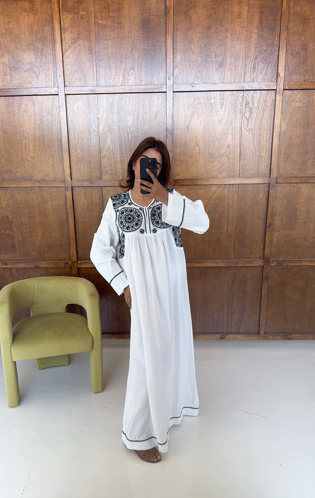 ROBE BRODÉ BLANC/MARINE - SARIA