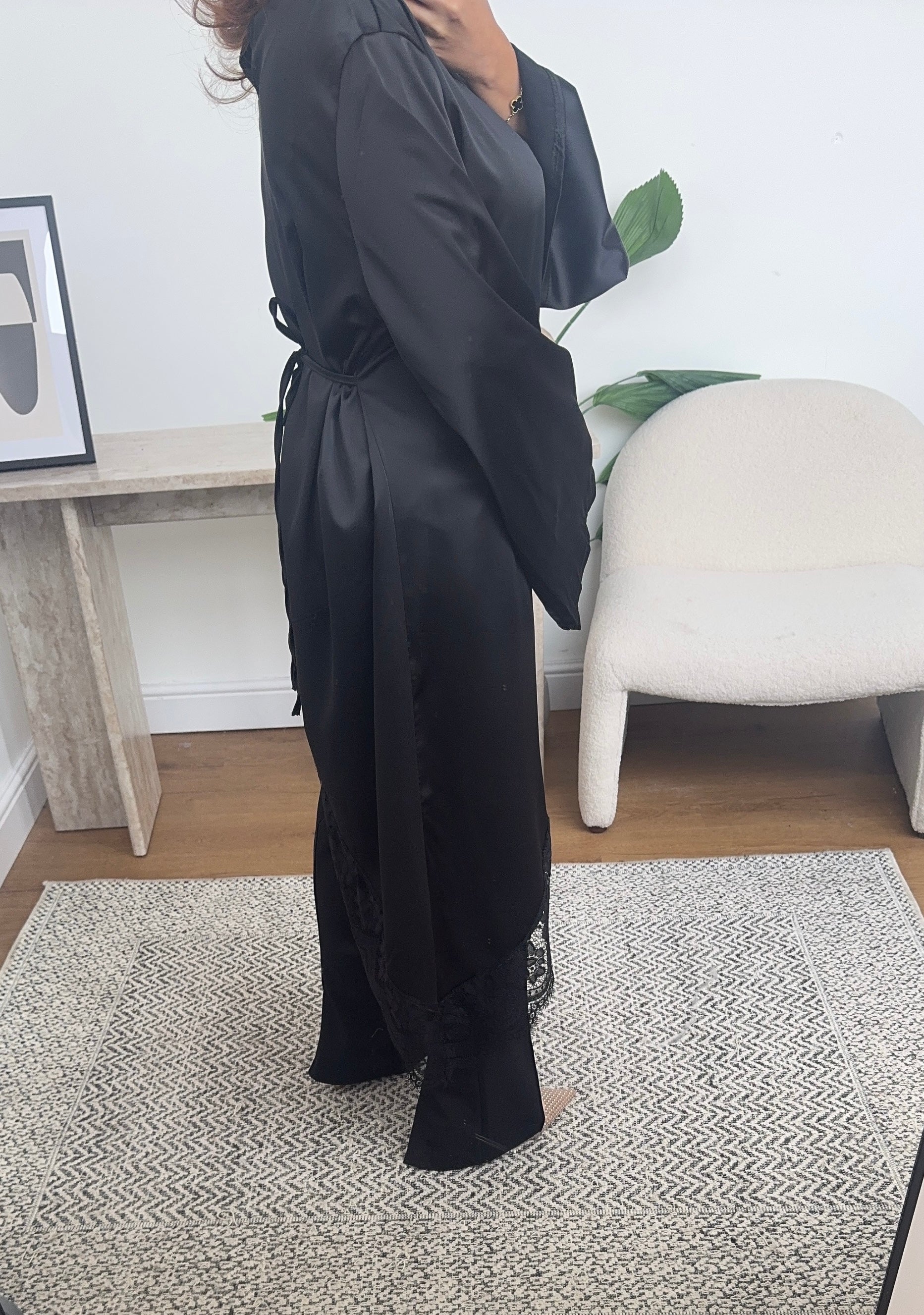 HAUT ASYMÉTRIQUE DENTELLE DÉTAIL NOIR - JAIA