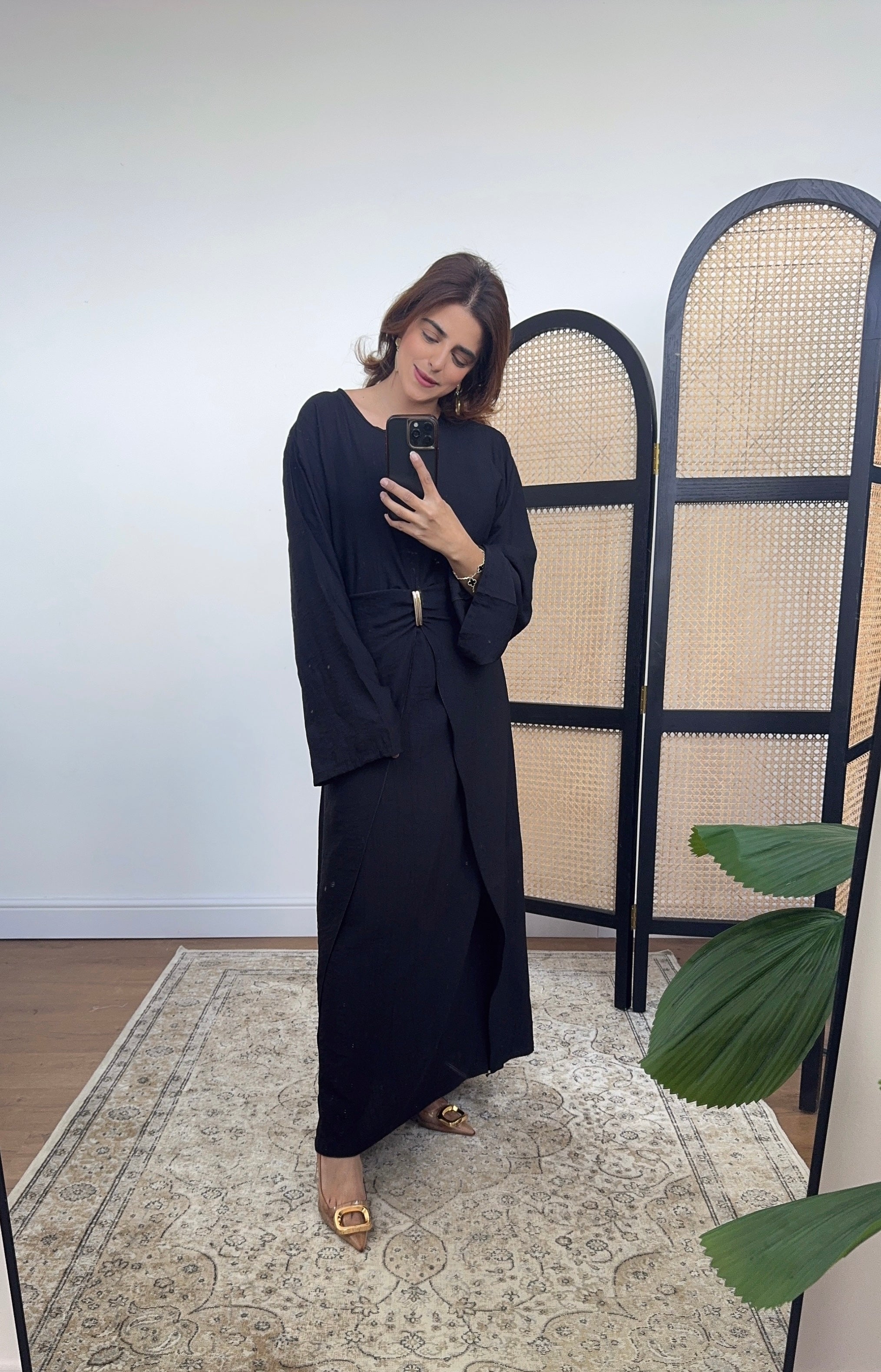 ROBE FLUIDE BOUCLE DÉTAIL NOIR - SAIA
