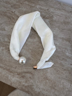 FOULARD MAGNÉTIQUE PERLE COL BLANC