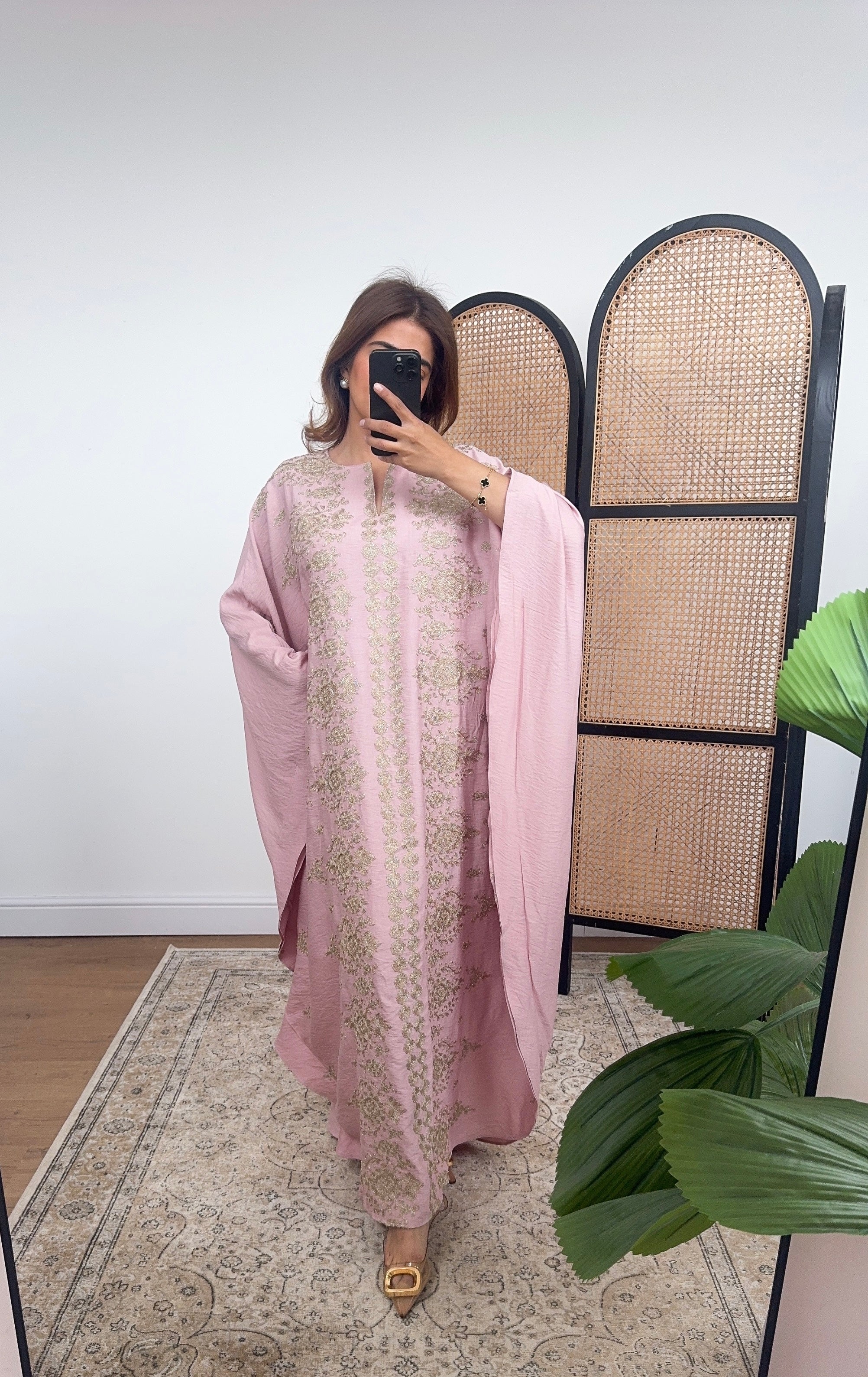CAFTAN ROSE AVEC DORÉ EMBROIDERY - NAILA