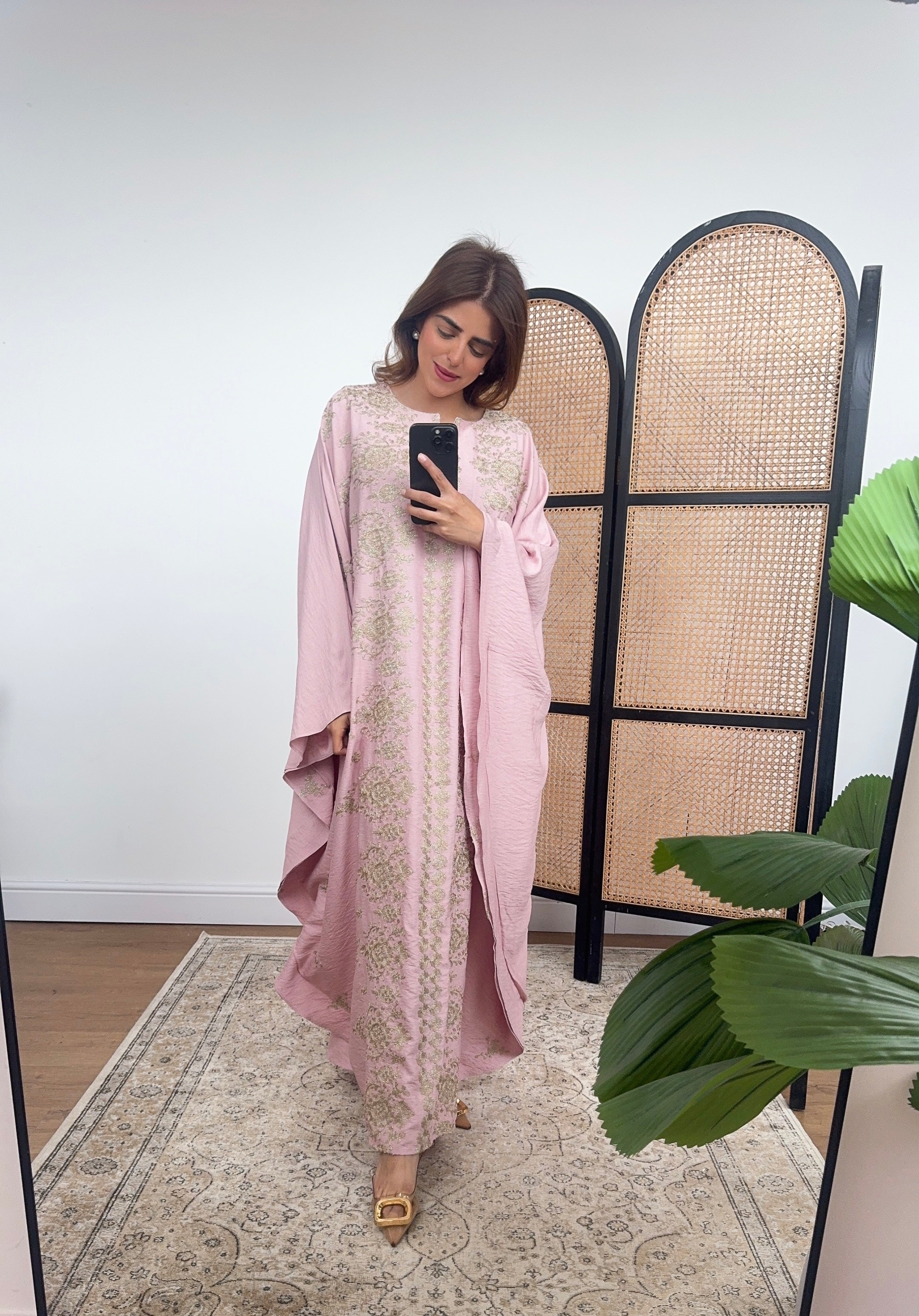 CAFTAN ROSE AVEC DORÉ EMBROIDERY - NAILA