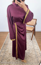 ROBE PRUNE AVEC DENTELLE DÉTAIL - ELARA