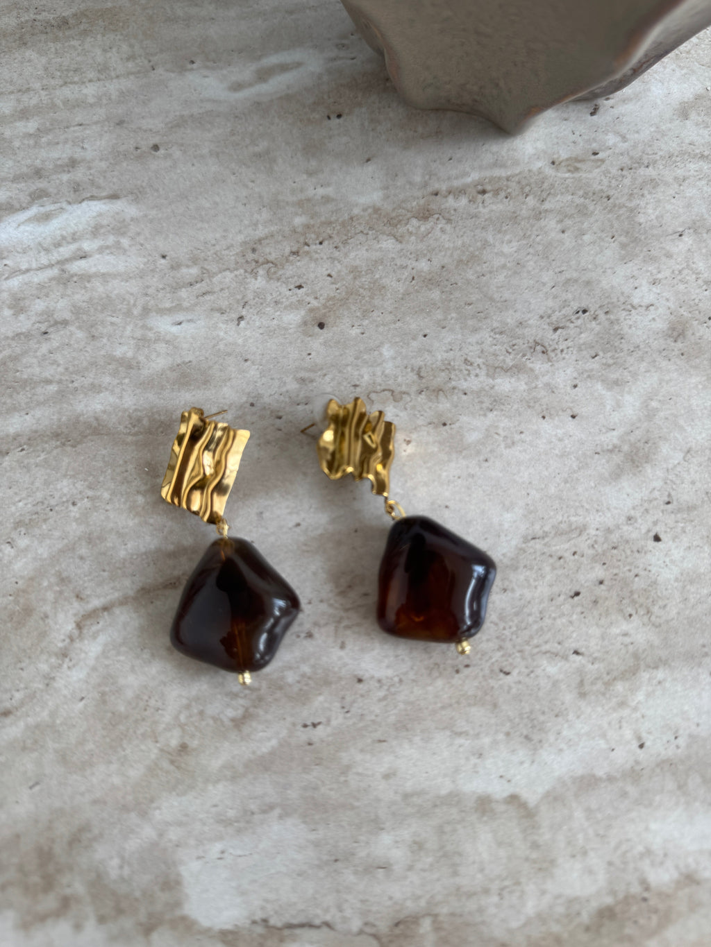 BOUCLES MARRON/PIERRE D'OREILLES