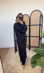 ROBE SATIN NOIR AVEC DENTELLE FOULARD - MALIKA