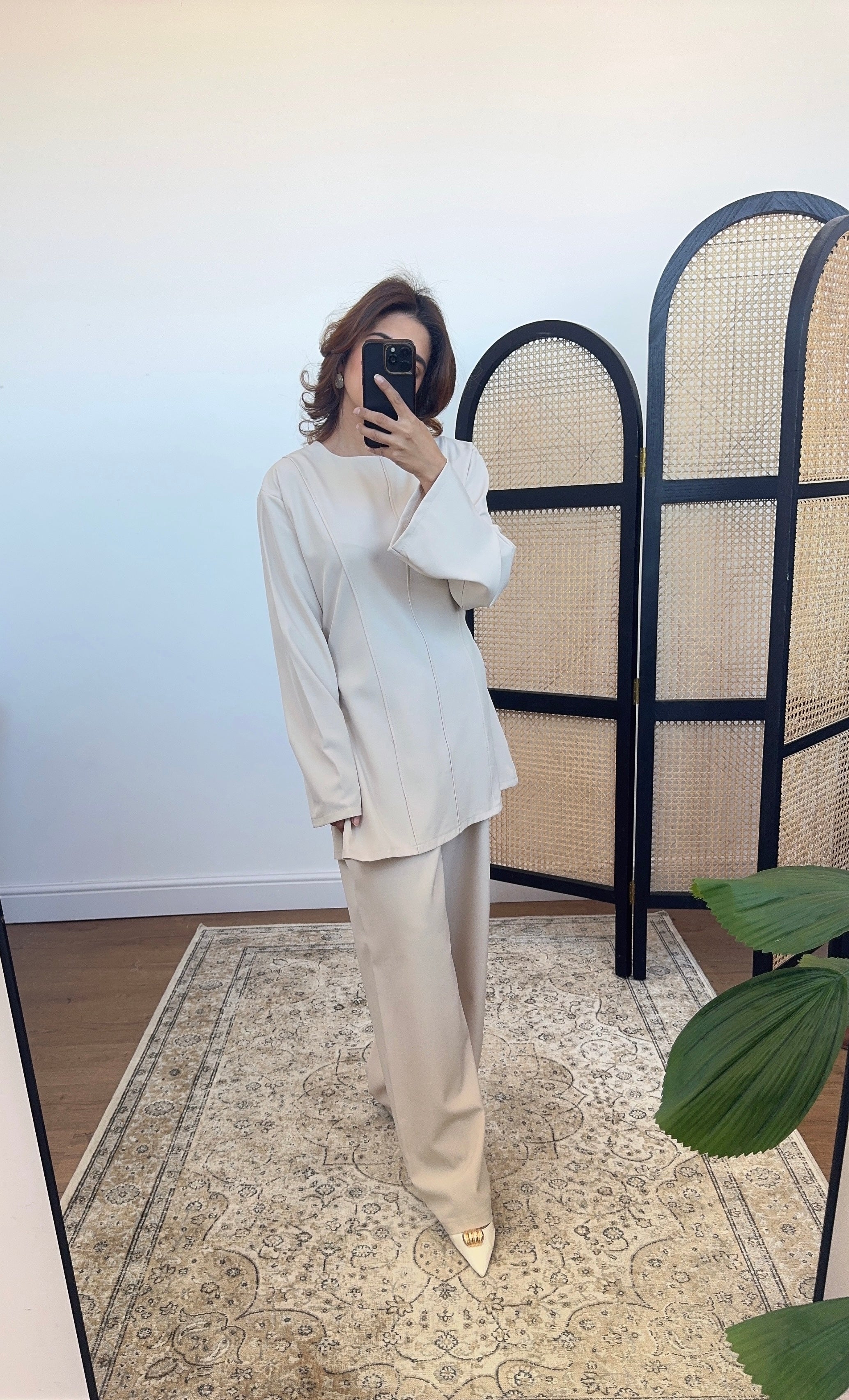 ENSEMBLE MINIMALISTE COUTURE DÉTAIL CRÈME - BAYA