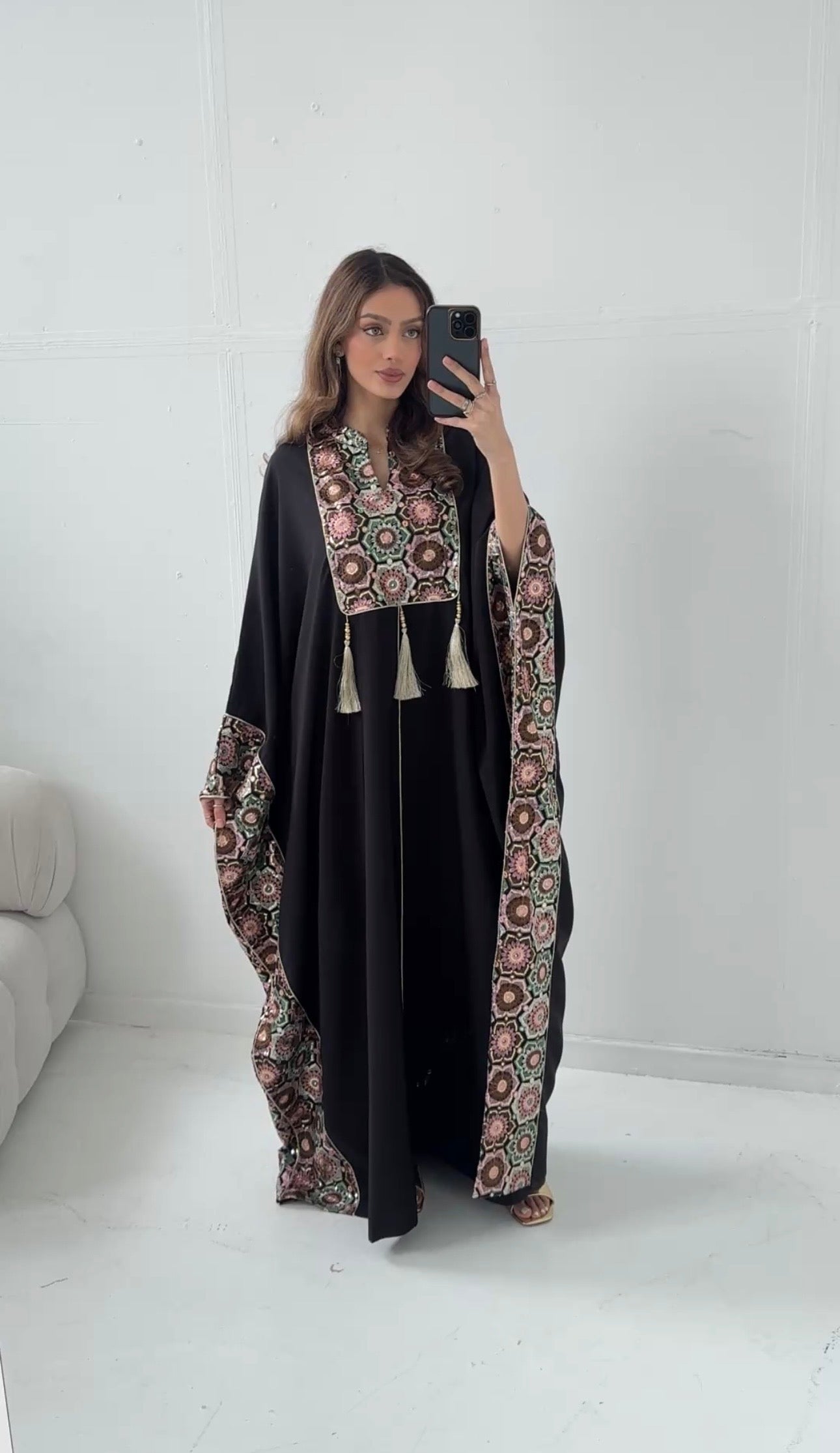 LUXURY NOIR BRODÉ CAFTAN - ILYA