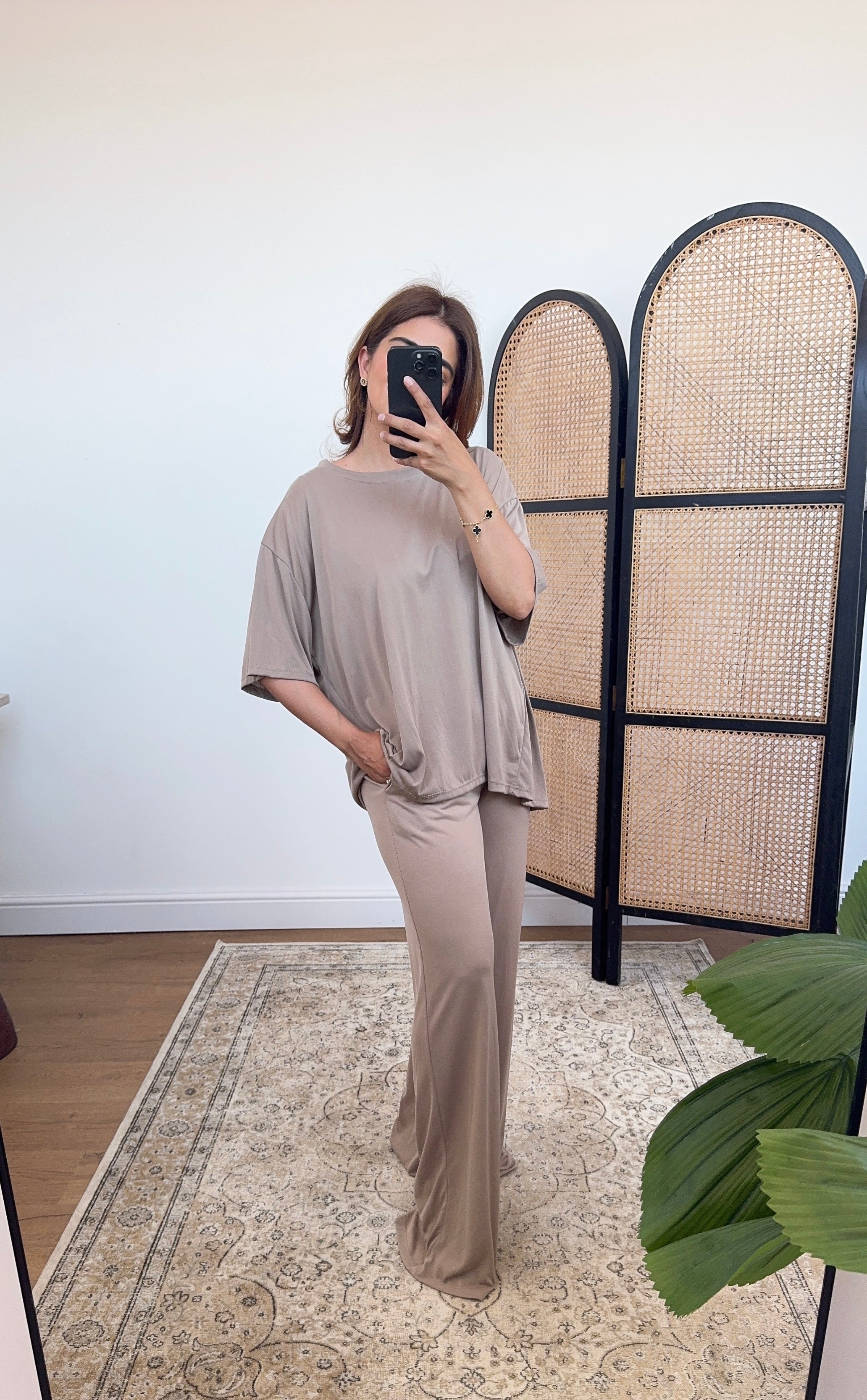 DÉCONTRACTÉ TAUPE T - SHIRT ENSEMBLE
