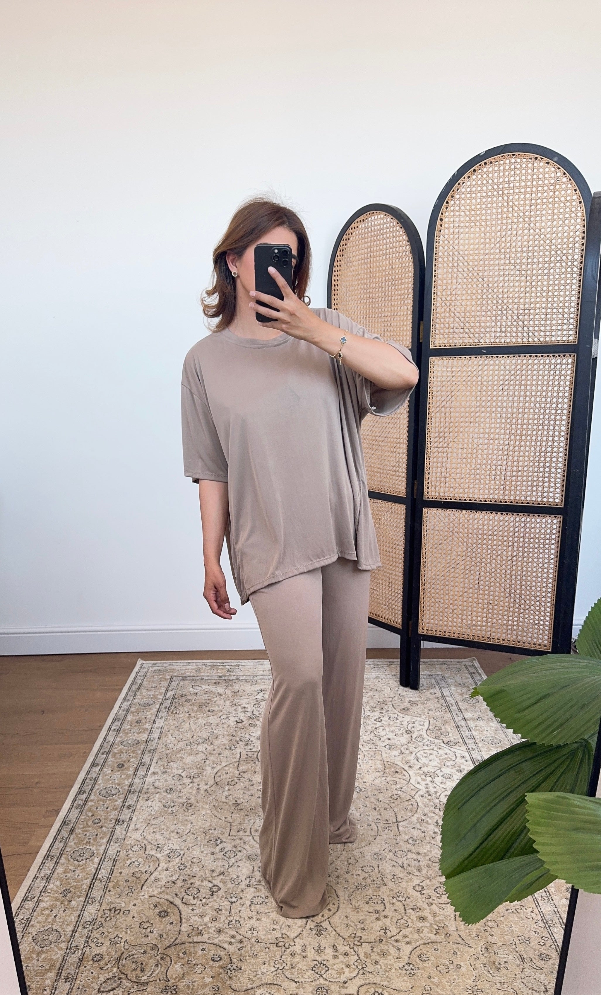 DÉCONTRACTÉ TAUPE T - SHIRT ENSEMBLE
