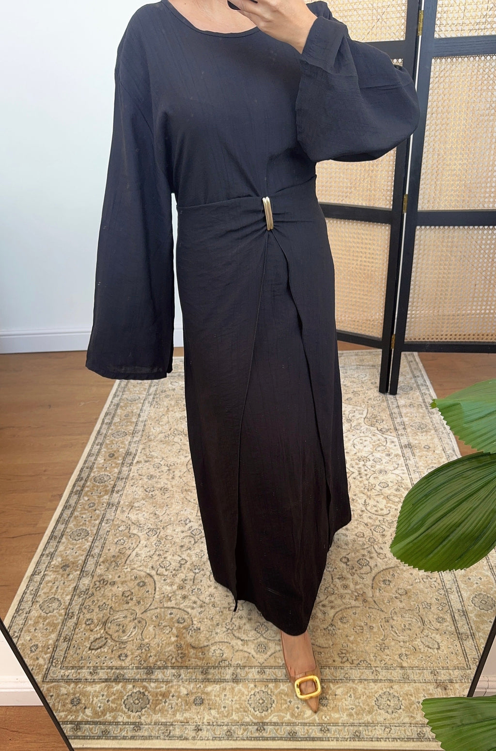 ROBE FLUIDE BOUCLE DÉTAIL NOIR - SAIA