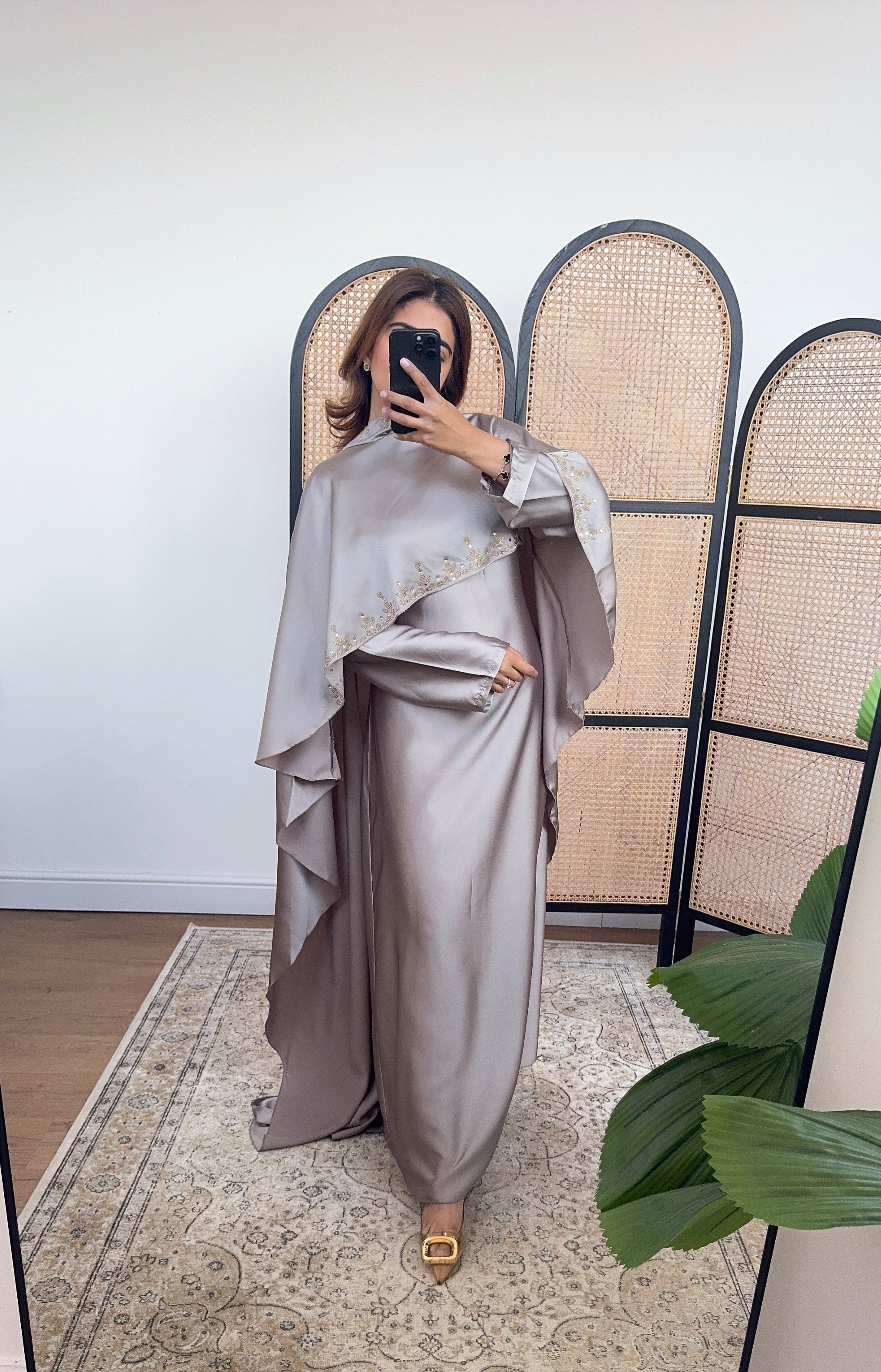 ROBE CAPE COL MONTANT TAUPE - NOOR