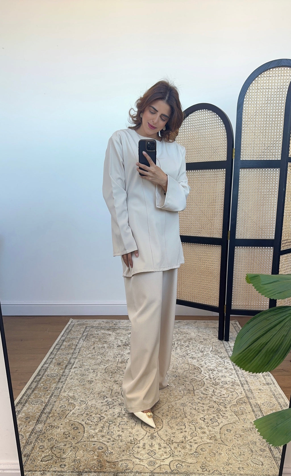 ENSEMBLE MINIMALISTE COUTURE DÉTAIL CRÈME - BAYA