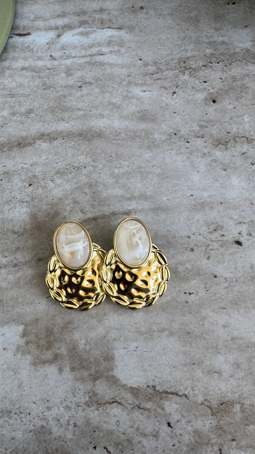 VINTAGE DORÉ MUSE BOUCLES D'OREILLES