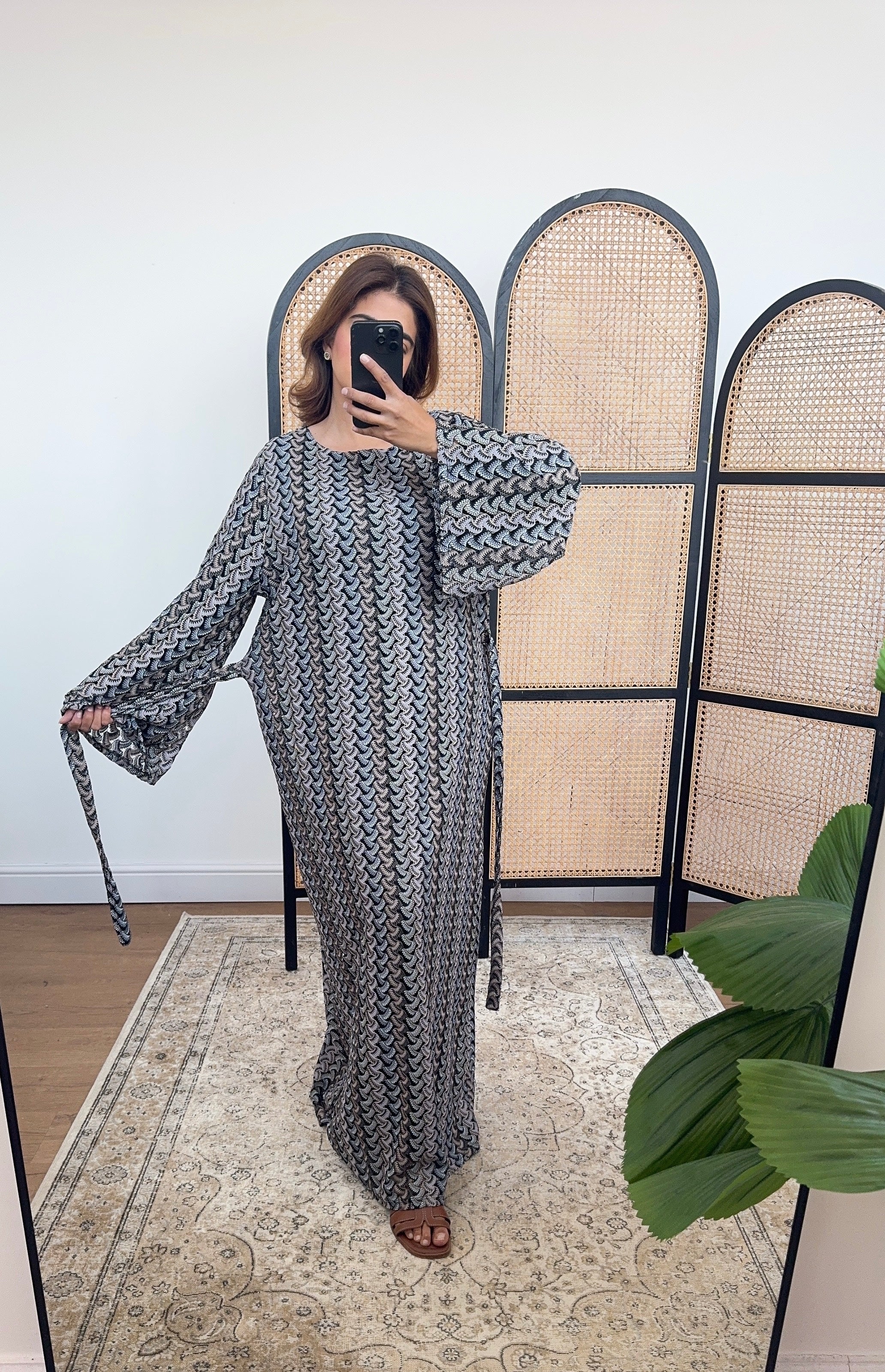 ROBE ZIGZAG CROCHET NOIR AVEC CEINTURE - YAITA